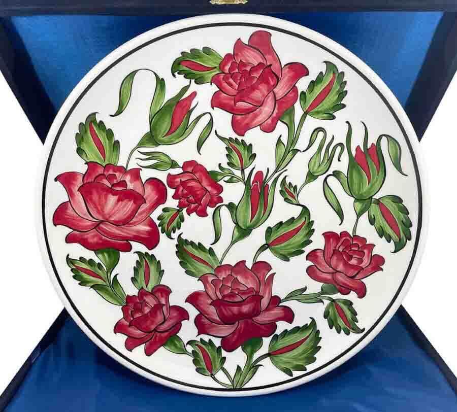 Assiette VIP Iznik avec rose à motifs - 1