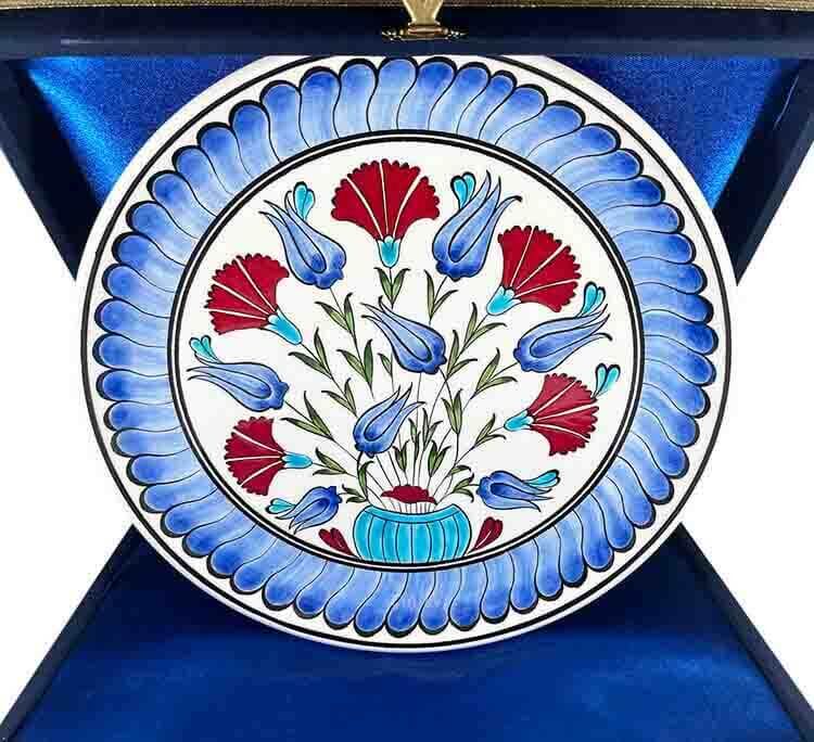 Carnation Garden Iznik Pottery Plate 25cm - 1