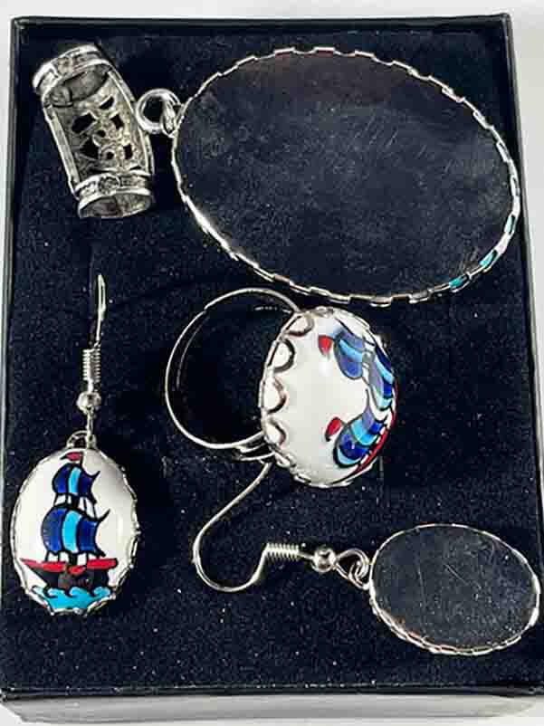 Galleon jewelry set - 2