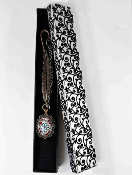 Golden Horn and Daisy Motif Bookmark - 2