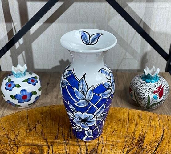 Blue Ground 18cm Iznik Vase - 2