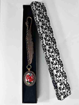 Iznik Green and Red Tulip Pattern Ceramic Bookmark - 2