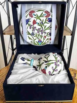 İznik Tile Vase and Plate Set with Tulip and Carnation Patterns - 2