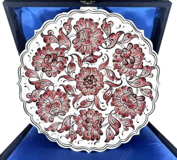 Lotus Motif 25cm Iznik Ceramic Plate - 1