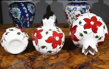 Red Flower Motif Pomegranate Set | Handcrafted Iznik Ceramic - 2