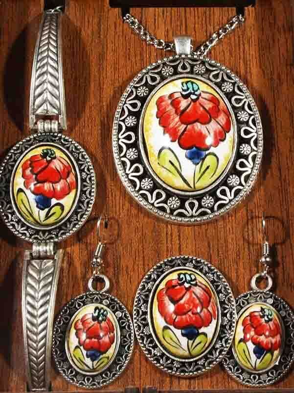 Rose Motif Iznik Jewelry Set, - 2