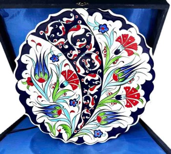 Tulip, Carnation and Rumi Pattern Iznik Tile Plate - 1