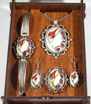 Tulip Motif Iznik Jewelry Set - 1