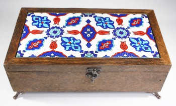 Tulip Motif Wooden Jewelry Box - 1