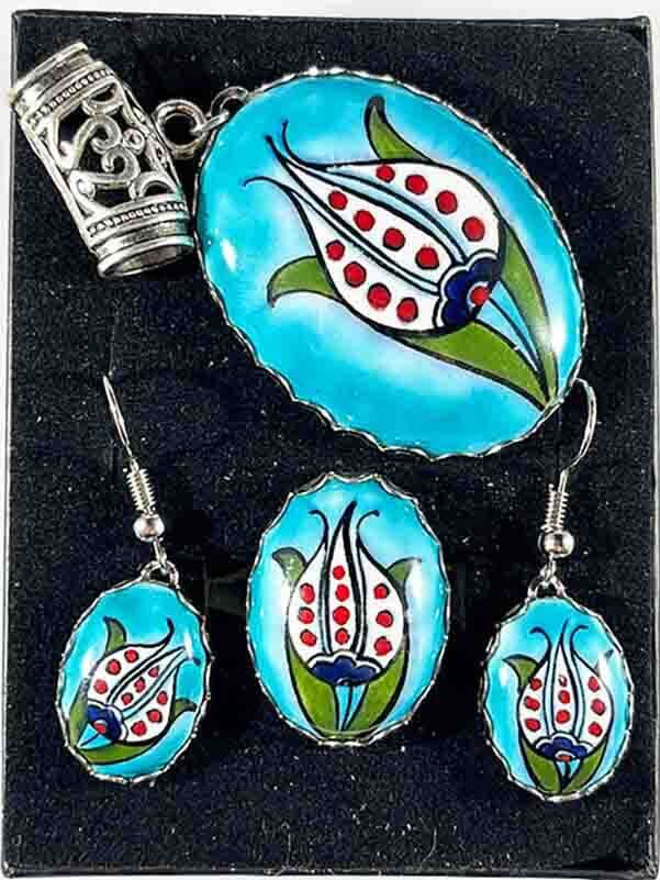 Turquoise Ground Tulip Embroidered Jewelry Set - 1