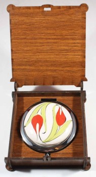 Upside Down Tulip Motif Makeup Mirror - 3